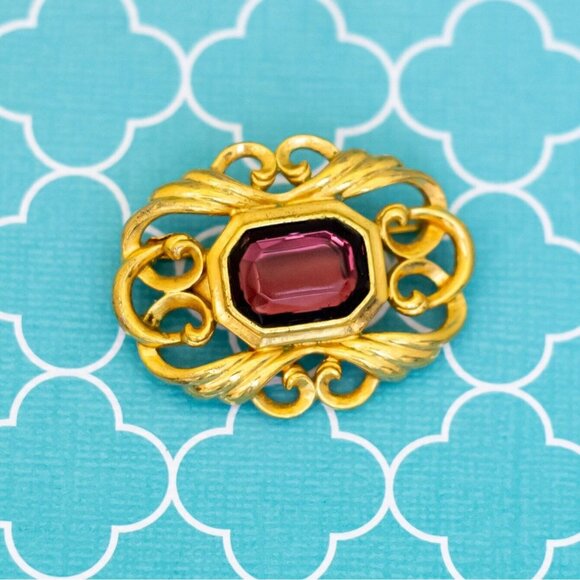 Vintage Geometric Red Gemstone Gold Tone Elven Abstract Brooch - R38 - Picture 1 of 2